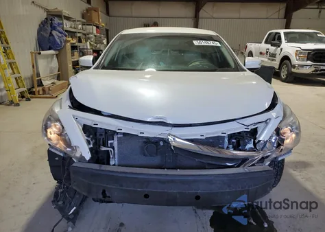 2015 Nissan Altima 2.5 из США, поврежденный, VIN 1N4AL3APXFC443066